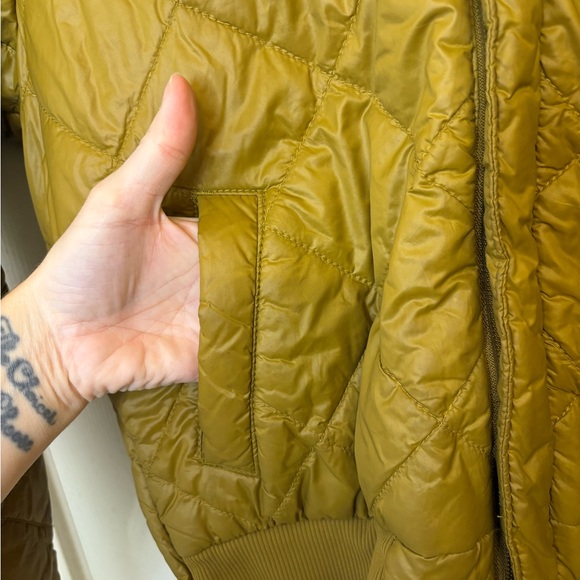 Offline by Aerie Mustard Quilted Bomber Jacket Cozy Sherpa Lined Medium - Picture 10 of 12